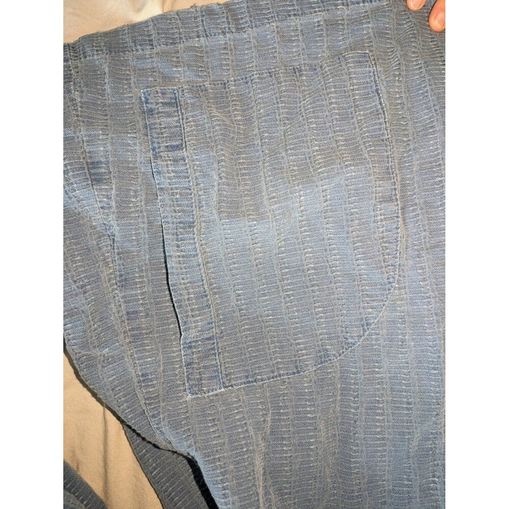 Button down - Picture 3 of 5